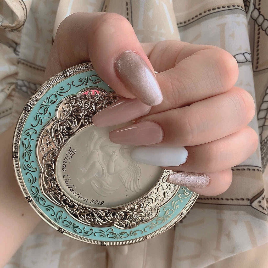 michan❤︎ on LIPS 「スカルプネイル🤍🤍使ったのはこの3色です(2枚目)プリジェル❤..」(1枚目)