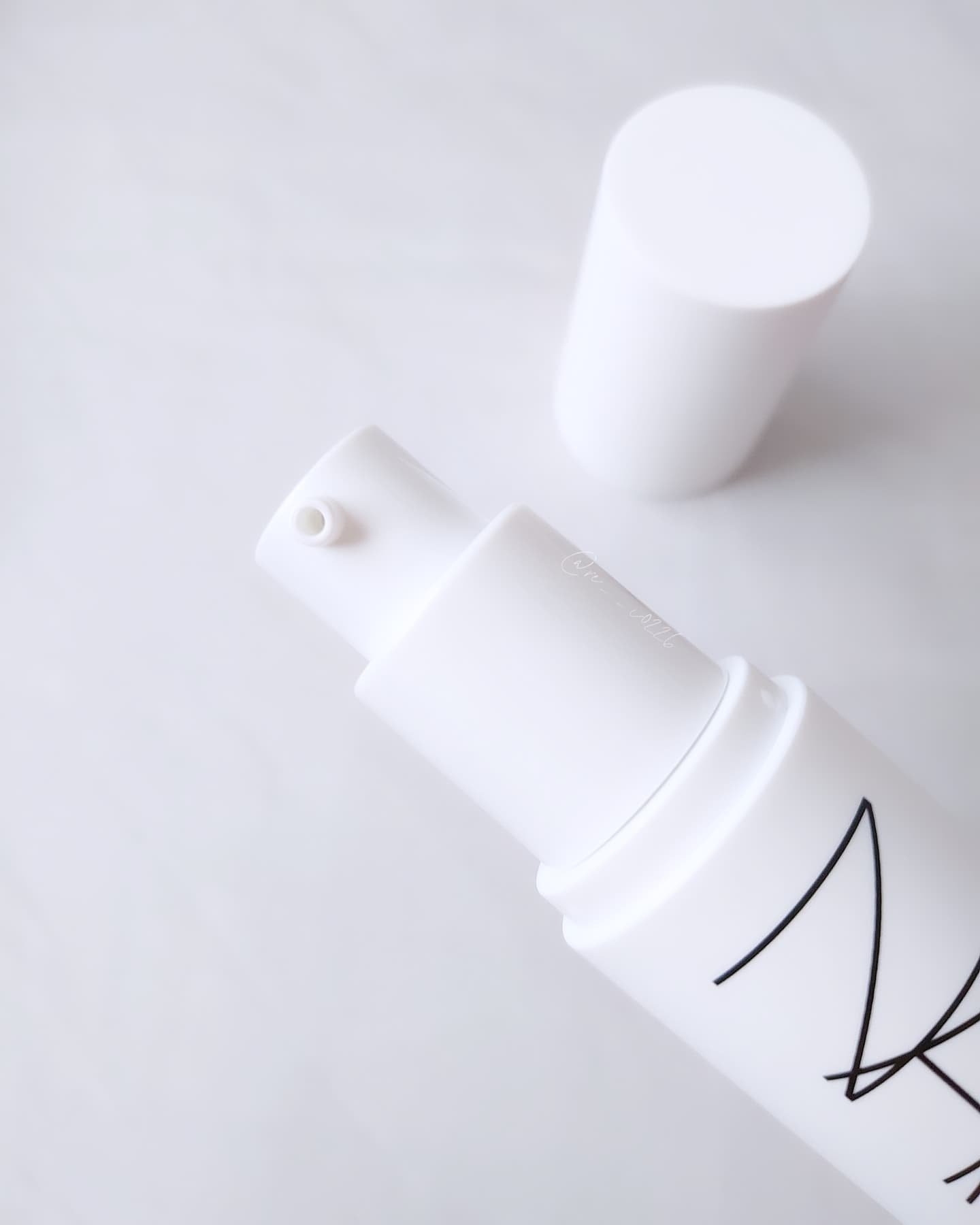 ライトリフレクティング　トーンアップヴェール/NARS/化粧下地を使ったクチコミ（2枚目）