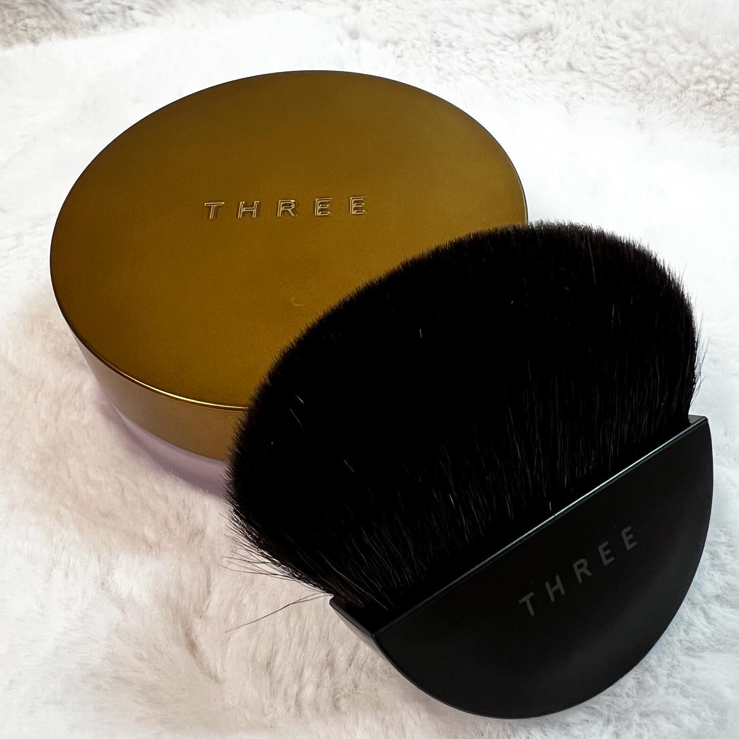 アドバンスドエシリアルスムースオペレーター ルースパウダー X02/THREE/ルースパウダーを使ったクチコミ（1枚目）