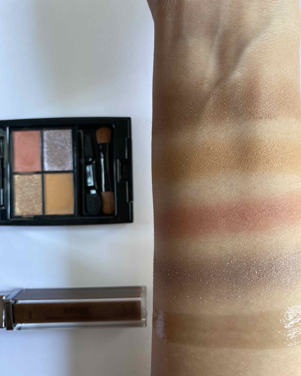 ミネラルリッププランパー シアー スパークルセピア(限定色)/エトヴォス/リッププランパーを使ったクチコミ（2枚目）