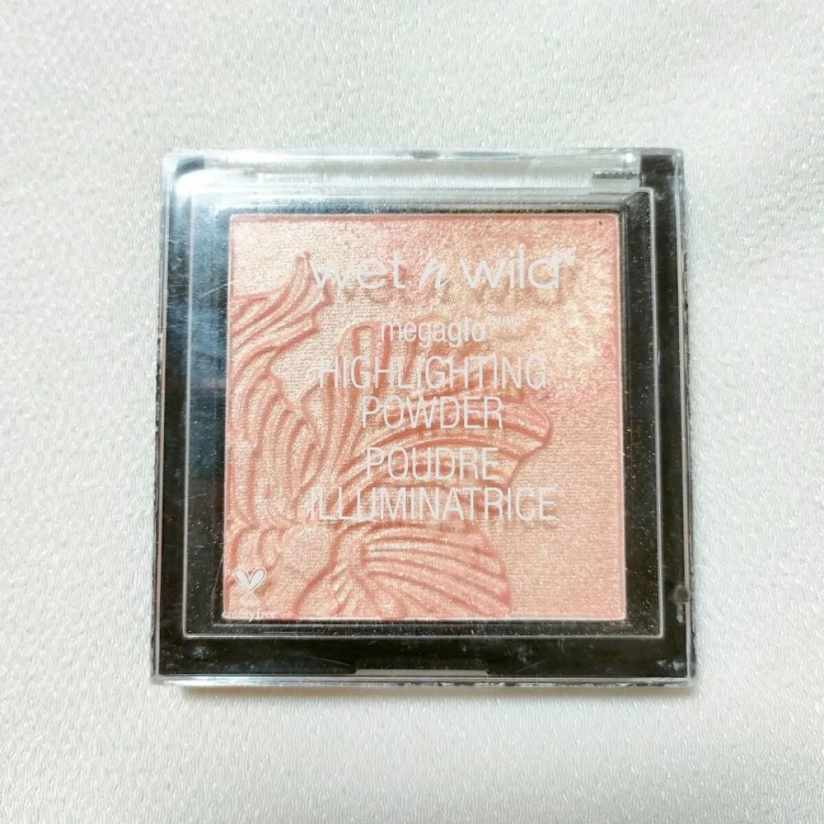 MegaGlo Highlighting Powder/wet 'n' wild/パウダーハイライトを使ったクチコミ(3枚目)