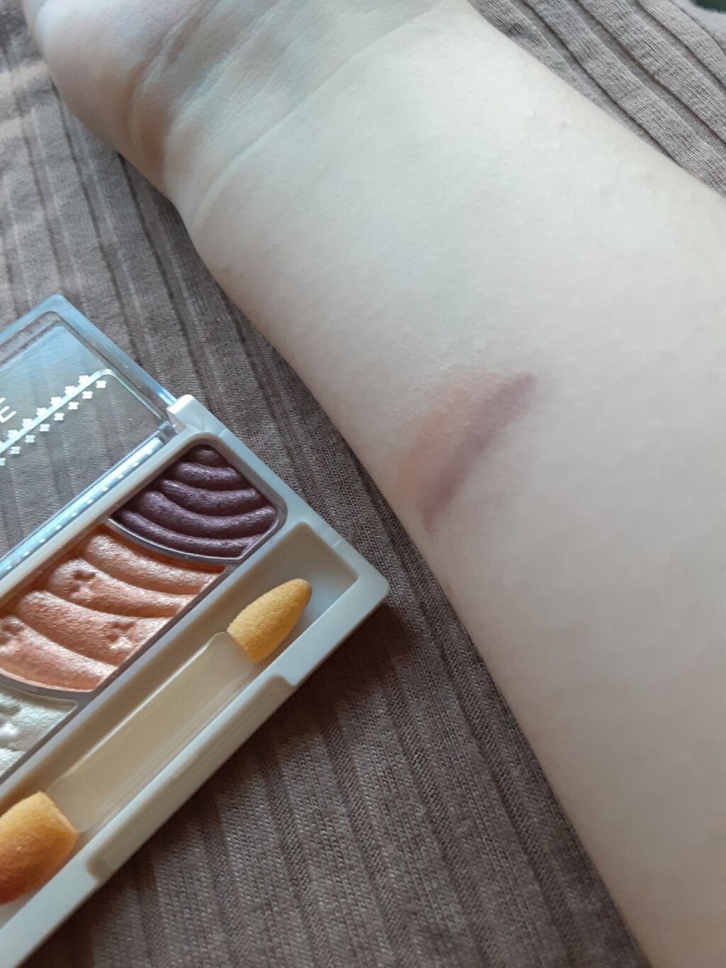 トーンアップアイシャドウ/CEZANNE/アイシャドウパレットを使ったクチコミ(3枚目)