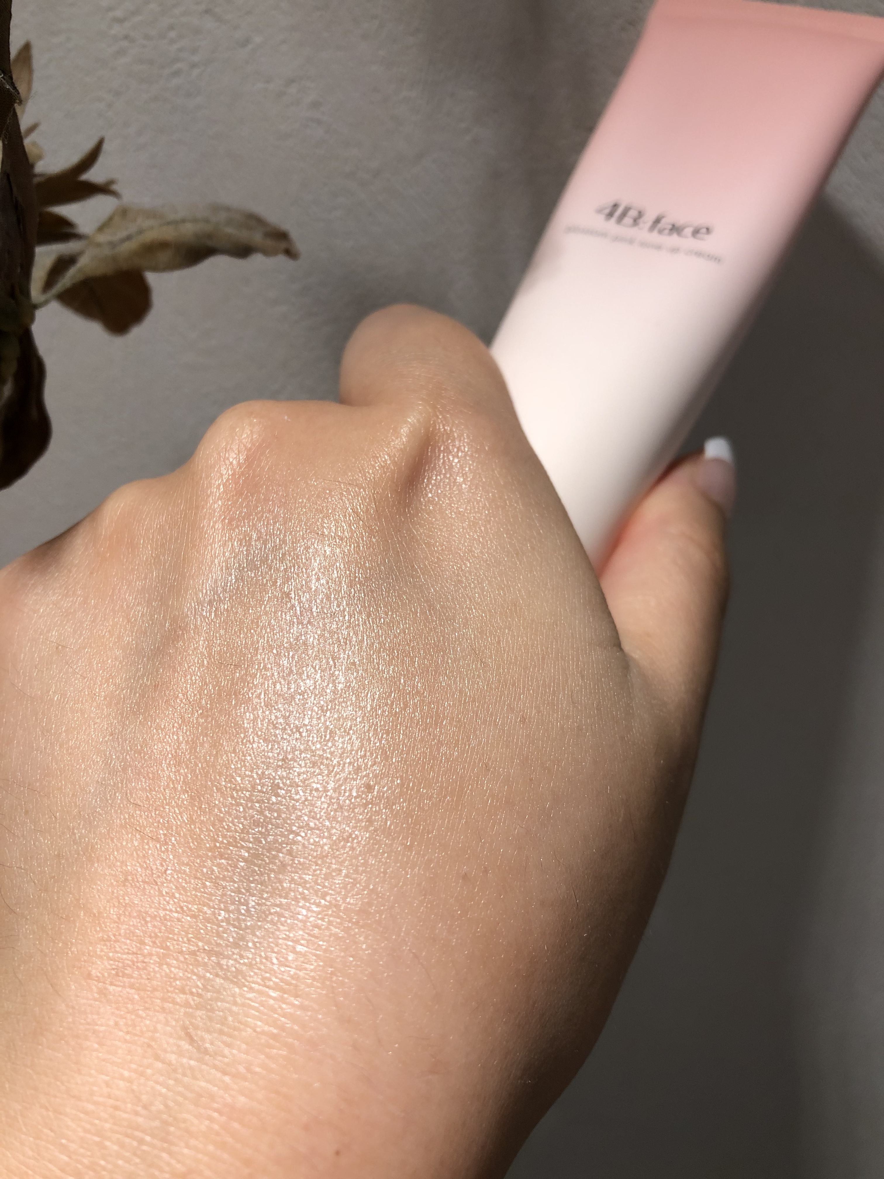 4B:face ブロッサムピンクトーンアップ*クリームのクチコミ「【4B:face】
植物由来の成分配合でスキンケアをしながら本格的なメイクアップができるのが特.....」（3枚目）