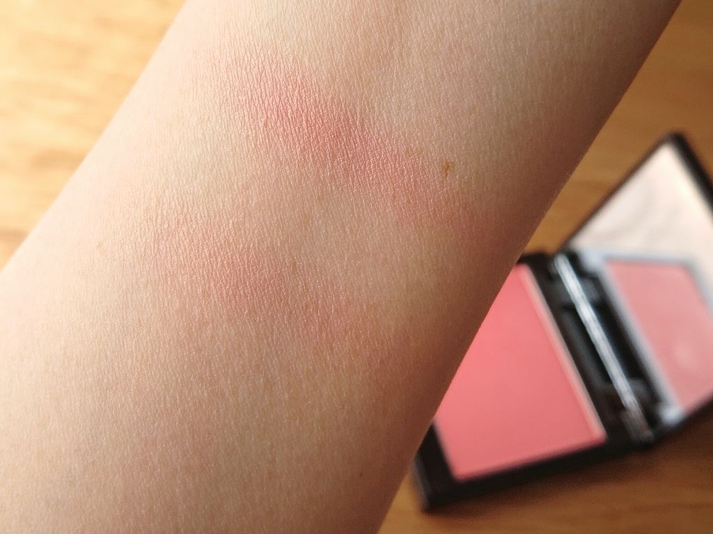 ブラッシュ カラー インフュージョン 09 ピーチ/ローラ メルシエ/パウダーチークを使ったクチコミ（2枚目）