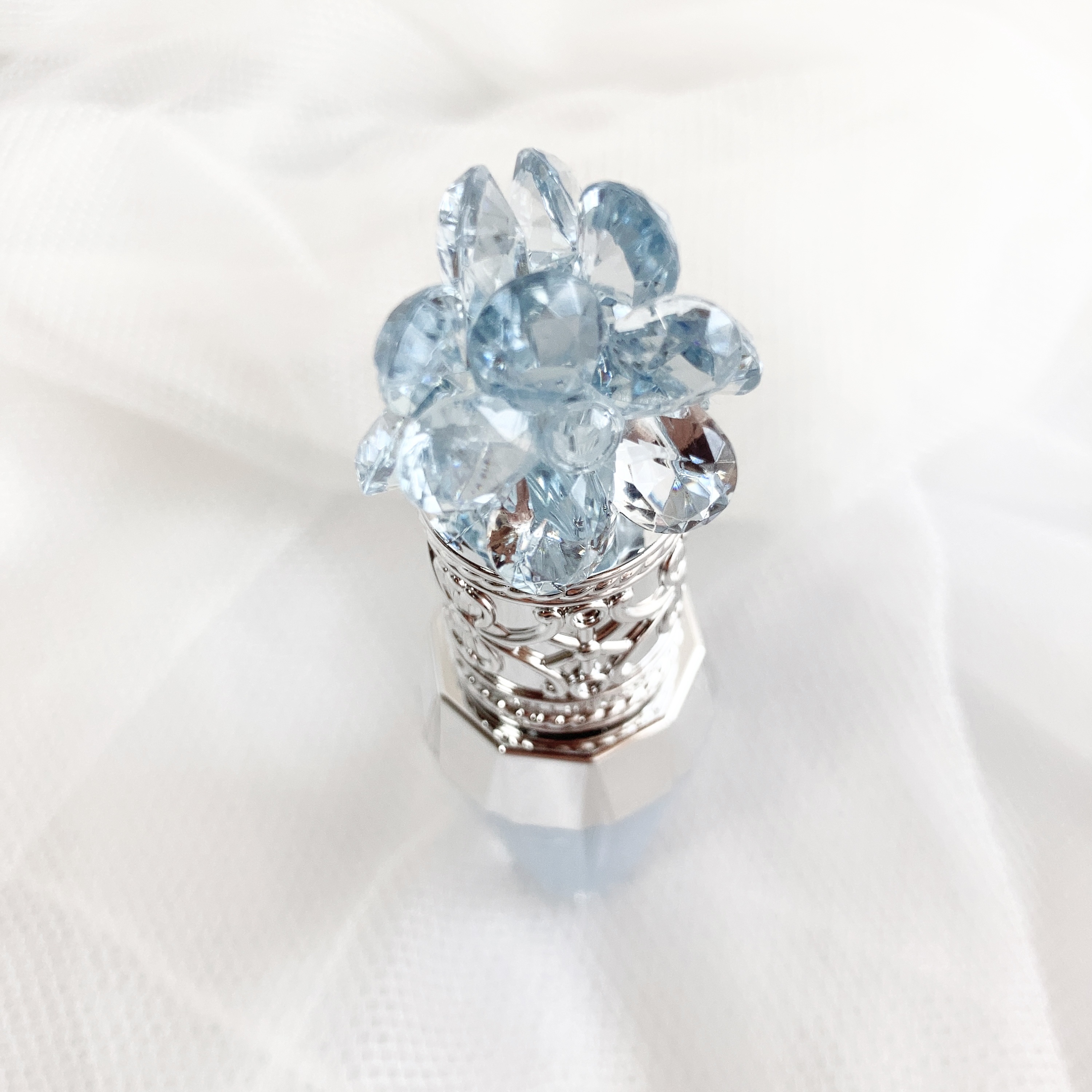 サムシングピュアブルー セント　リップブーケ セラム/JILL STUART/リップ美容液を使ったクチコミ（3枚目）