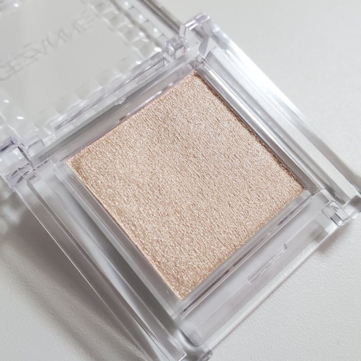 シングルカラーアイシャドウ/CEZANNE/単色アイシャドウを使ったクチコミ(2枚目)