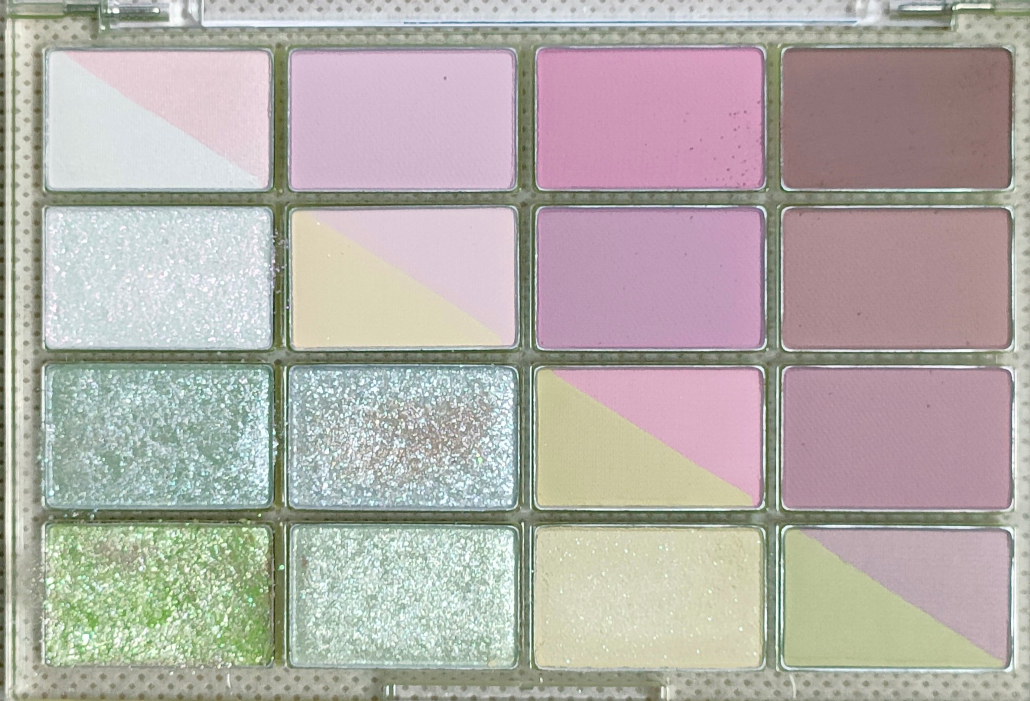 アイ グリッター/ANNA SUI/単色アイシャドウを使ったクチコミ（3枚目）