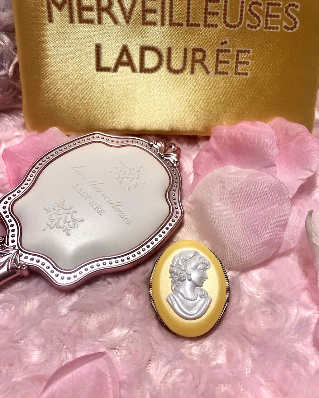 グリタリング アイカラー/レ・メルヴェイユーズ ラデュレ/単色アイシャドウを使ったクチコミ（1枚目）