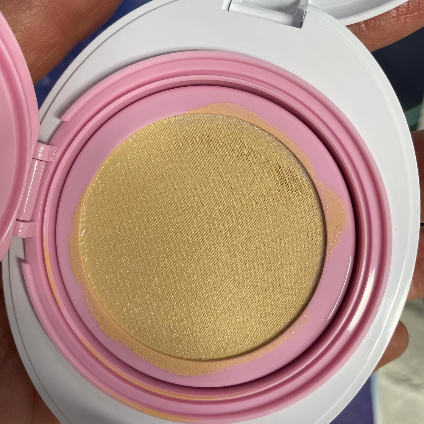 デューイーメッシュファンデーション/ASUNE /クッションファンデーションを使ったクチコミ(3枚目)