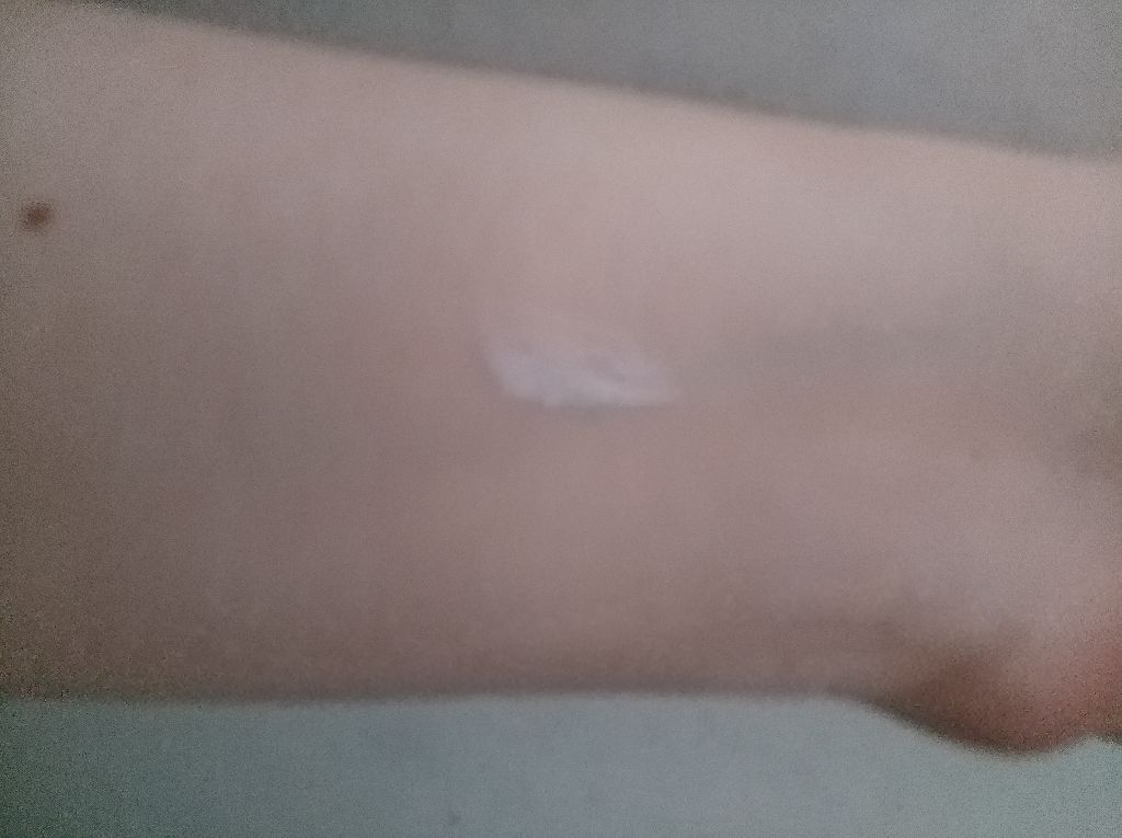 グランドイリュージョン リキッド リップカラー ブロークン ヘイロー/M・A・C/リップグロスを使ったクチコミ（2枚目）