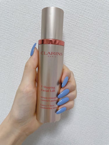 
🥀CLARINS Vコントアセラム


これは美容液なのですが、まず本当に最高すぎました。
もうこれも中身入ってないです😂

肌を引き締める美容液とのことなのですが、
自分がめちゃくちゃ浮腫みやすい体