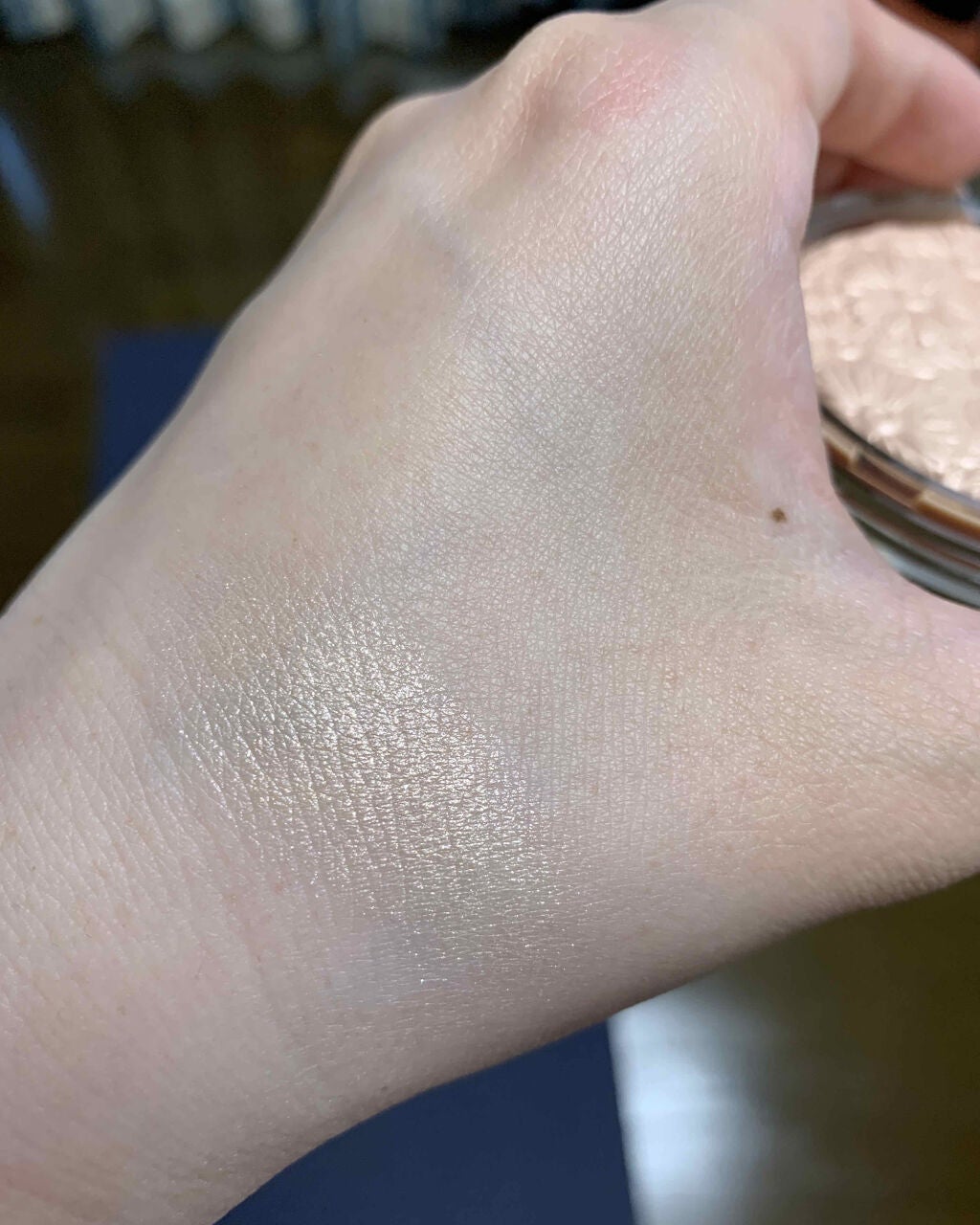 パウダー ポップ フラワー ハイライター/CLINIQUE/パウダーハイライトを使ったクチコミ(2枚目)