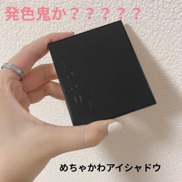 ご覧頂きありがとうございます😊
今回はすいません、、こんな高い化粧品私が使っていいのか！！？？人生初のSUQQU様使わせて頂きます♪

中はこんな感じです！！！！(2枚目参照)
使っていて、汚くてすいま