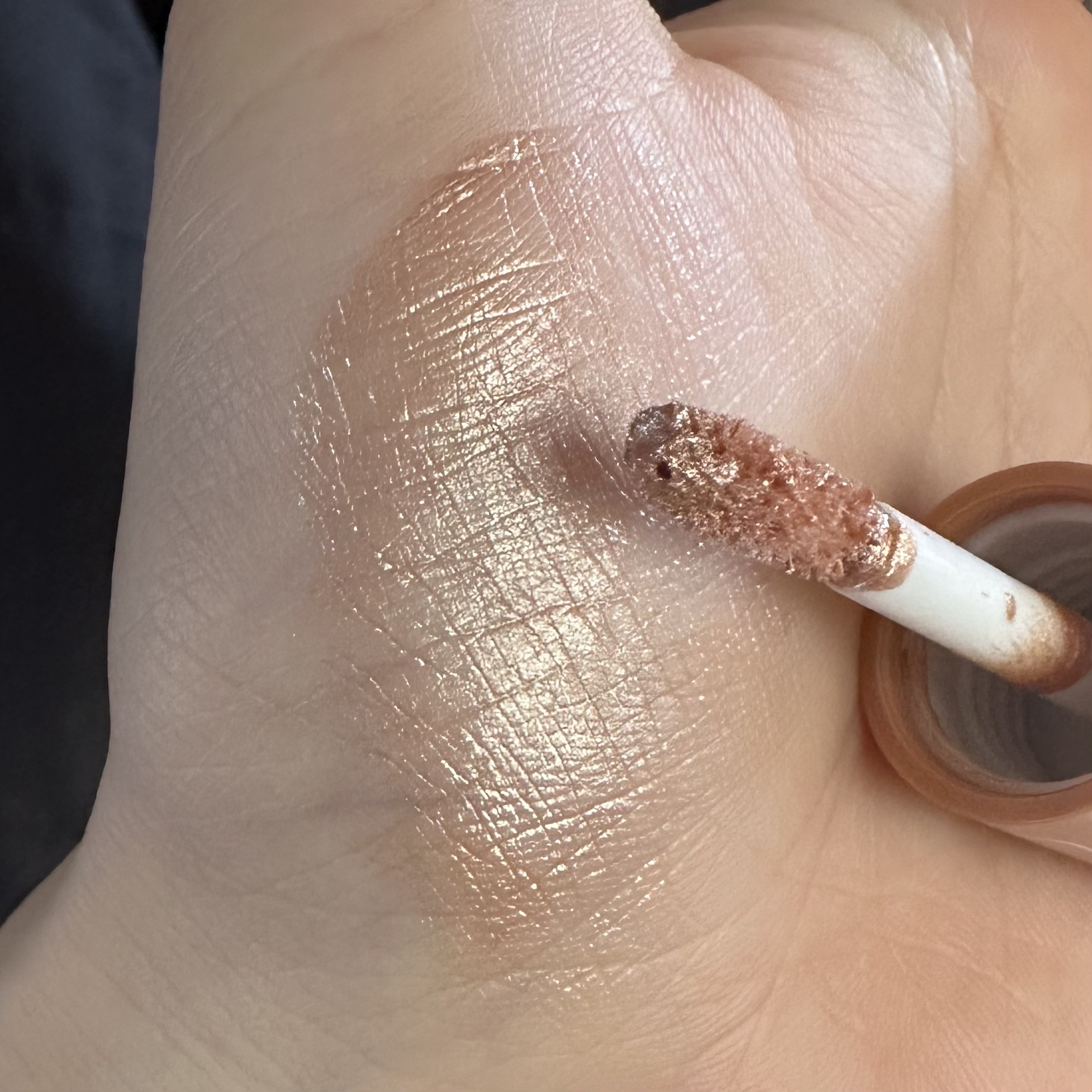 グリッターシャドウ 02 シャンパンページュ/coou/グリッターを使ったクチコミ（3枚目）