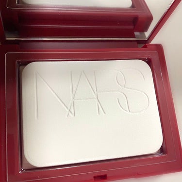 ライトリフレクティングセッティングパウダー　プレスト　N 00359(限定パッケージ)/NARS/プレストパウダーを使ったクチコミ（2枚目）