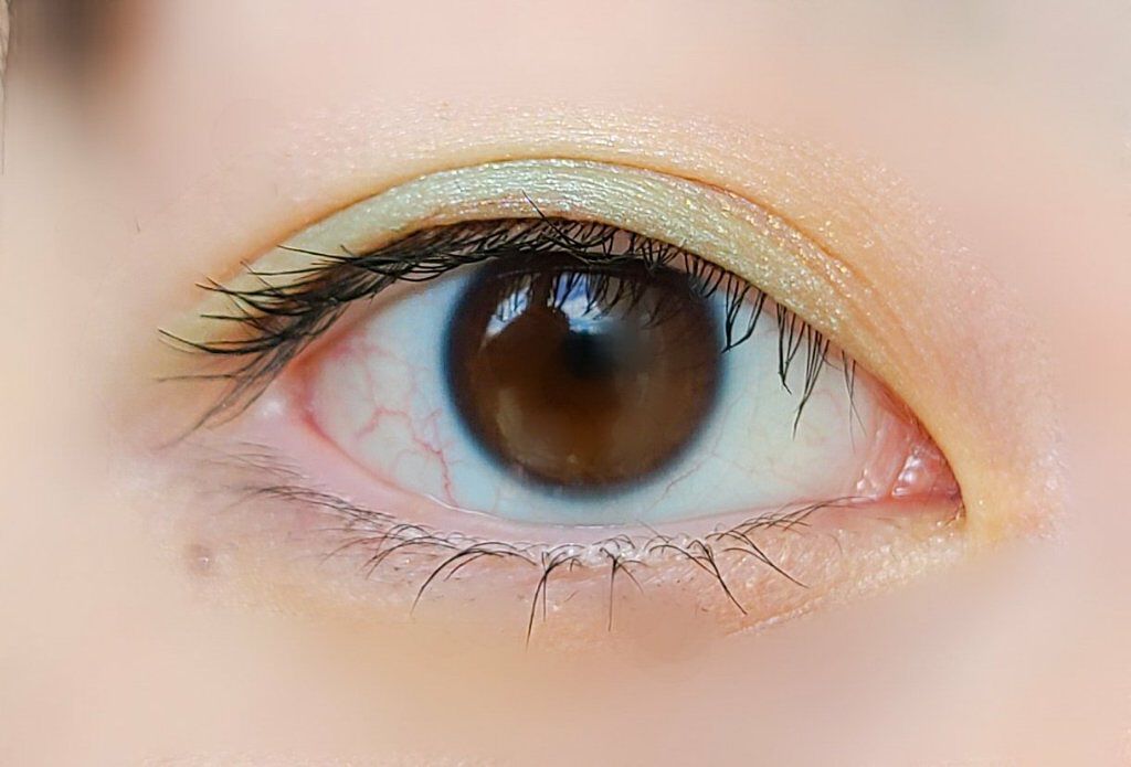 デュアル カラー スティック G-01（エメラルドグリーン）/DAISY DOLL by MARY QUANT/スティックアイシャドウを使ったクチコミ（3枚目）