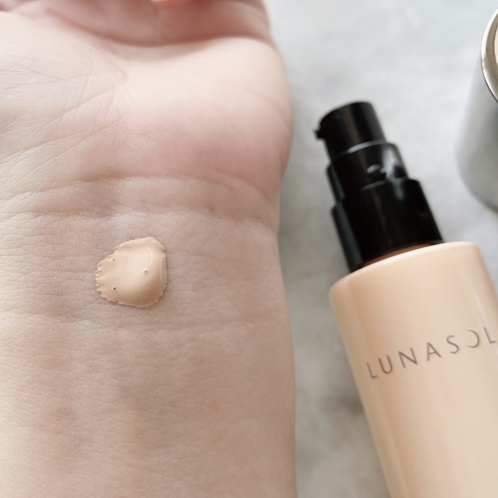 クラリティフロウリクイド/LUNASOL/リキッドファンデーションを使ったクチコミ（2枚目）