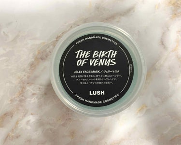 𝑳𝑼𝑺𝑯 🤍 


今回LUSHで初めてジェリーマスクを
購入しました！乾燥が気になるので
the birth of venusにしました。


ぷるんぷるんのゼリーみたいなのを
少し手に取って手のひら