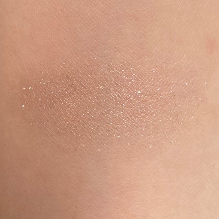 BOBBI BROWN リュクス アイシャドウ リッチスパークルのクチコミ「BOBBI BROWN
リュクス アイシャドウ リッチスパークル
01 ムーンストーン
シル.....」(3枚目)