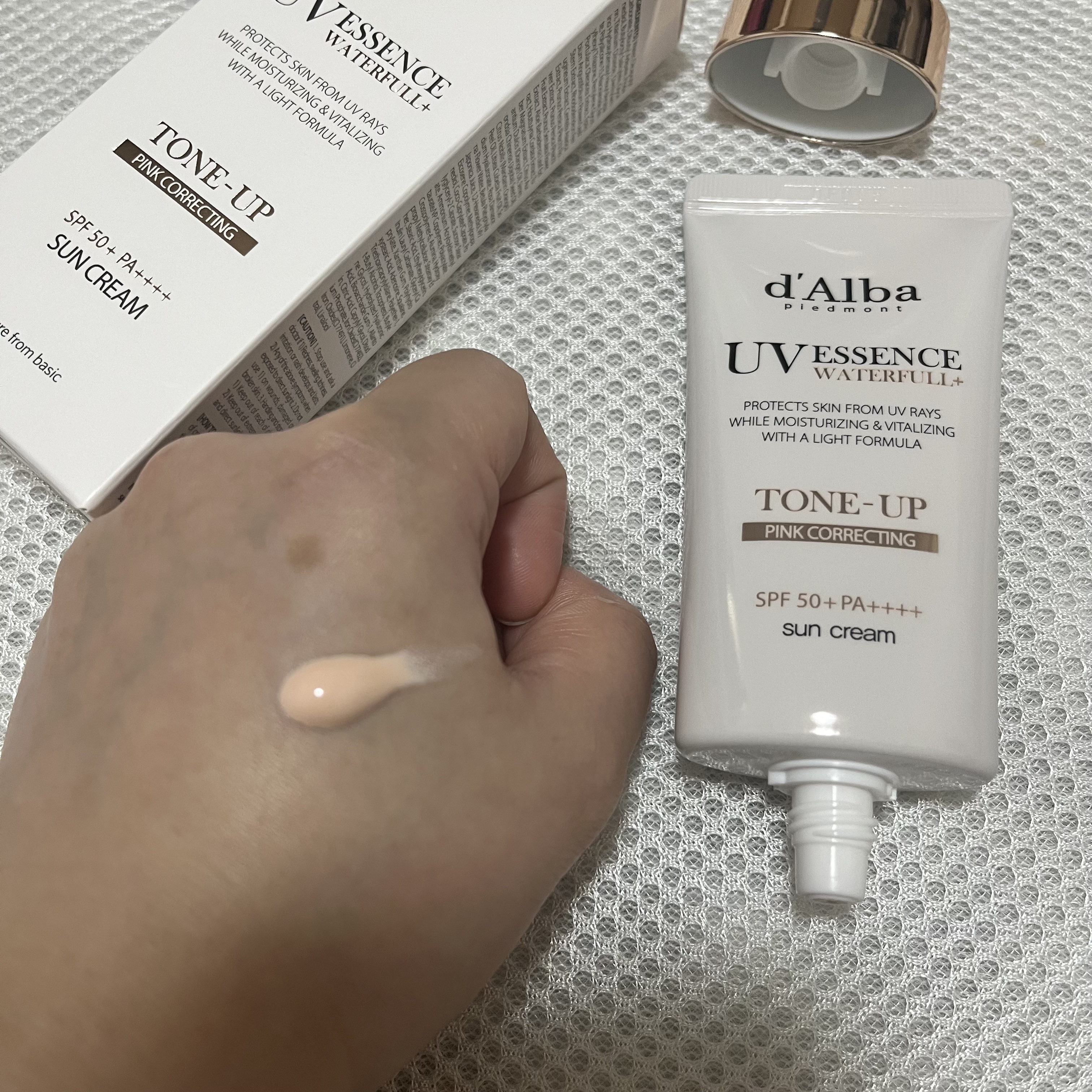 ウォータフルトーンアップサンクリーム/ダルバ/日焼け止めクリームを使ったクチコミ（2枚目）