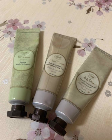 SABON ボディスクラブのクチコミ「サボンのバタークリームです🧈こちら、ハンドクリーム、ボディクリーム、フットクリームの3種類購入.....」（2枚目）