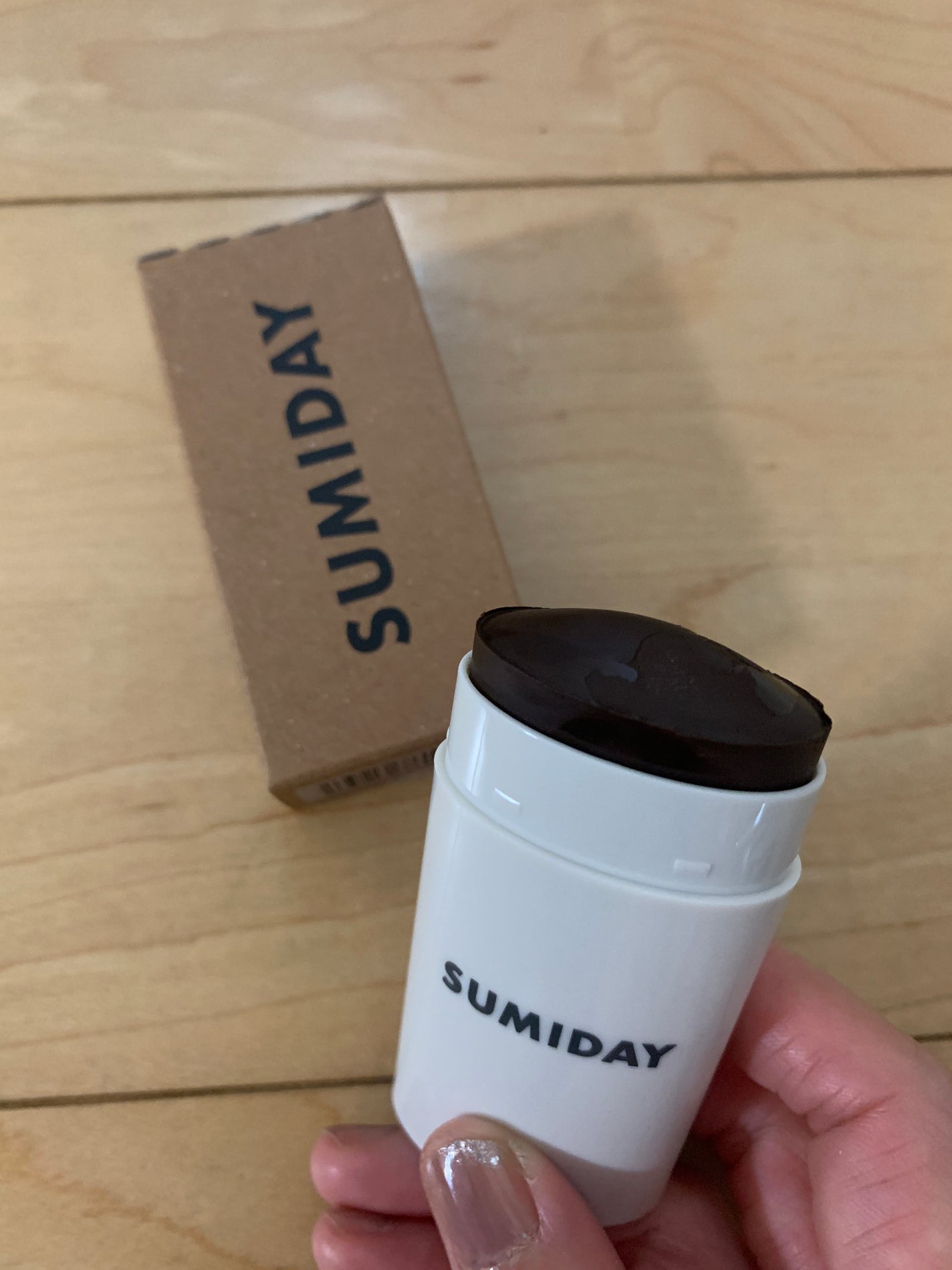 sparkle_gloss_u9u3 on LIPS 「ダークブラウン使用です繰り出しやすく、使いやすい形状でいいです..」(2枚目)