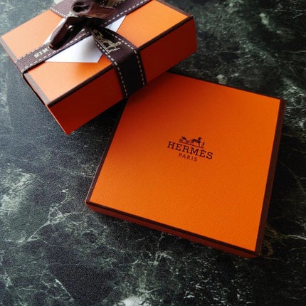 プードル オルフェーヴル フェイス&アイ イルミネイティングパウダー/エルメス/プレストパウダーを使ったクチコミ(1枚目)