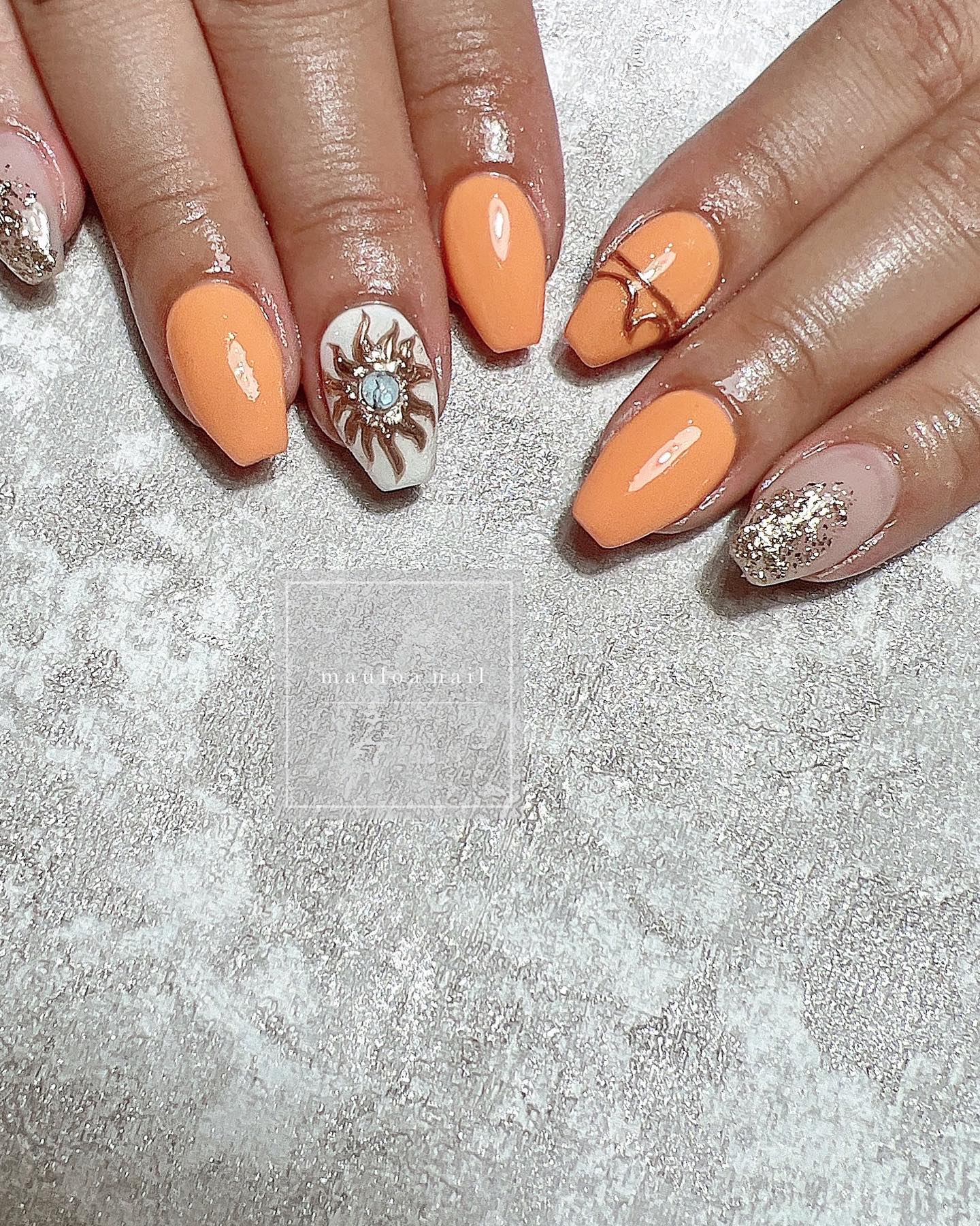 #海ネイル,#ネイル,#アートネイル,#ハワイアンジュエリーネイル,#ミラーアートネイル,#サンドネイル,#フレンチネイル,#オレンジネイル,#ミラーネイル,#手書きアートネイル,#サマーネイル,#ホヌネイル,#ミラーネイル,#シルバーアクセネイル,#春ネイル,#天王寺ネイルのネイルデザイン