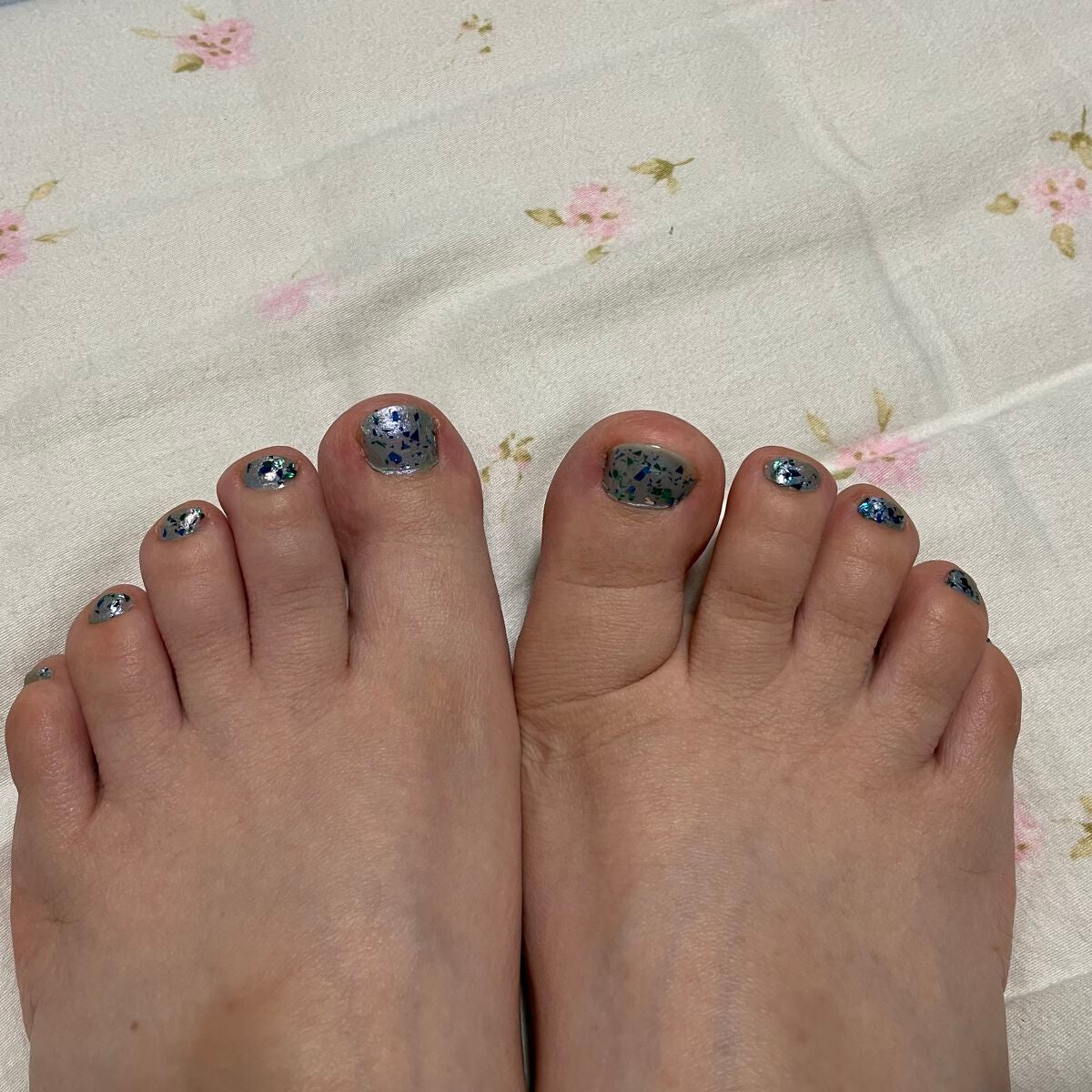 ネイルホリック パーティーフレーク/ネイルホリック/マニキュアを使ったクチコミ(2枚目)