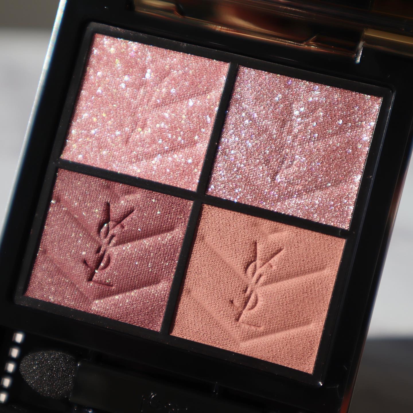 クチュール ミニ クラッチ/YVES SAINT LAURENT BEAUTE/アイシャドウパレットを使ったクチコミ（2枚目）