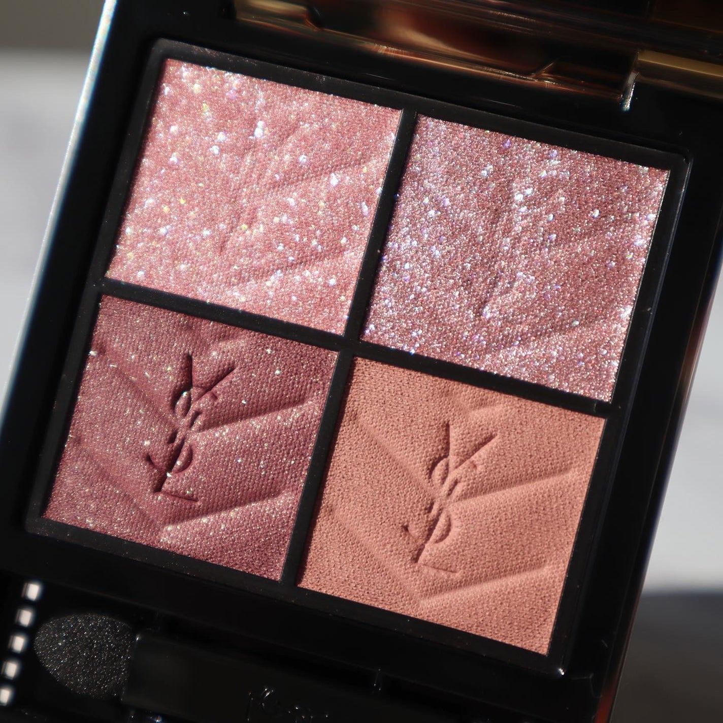 クチュール ミニ クラッチ/YVES SAINT LAURENT BEAUTE/アイシャドウパレットを使ったクチコミ(2枚目)