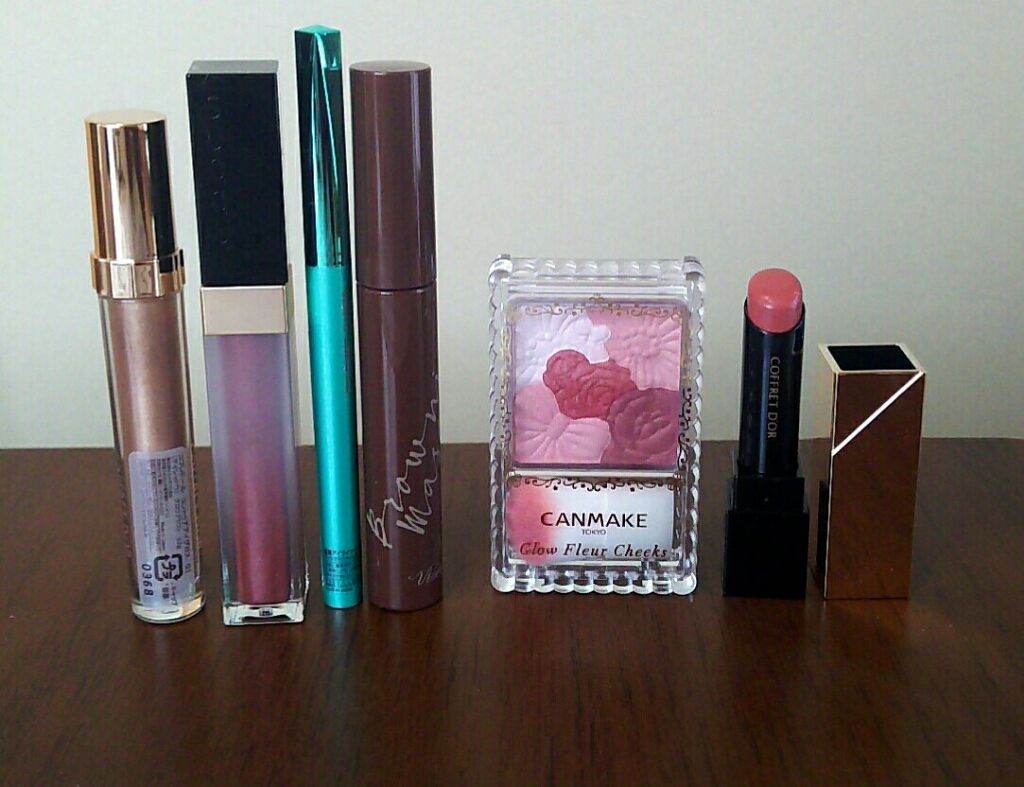 コントゥアアイグロス 01 グロウブラウン/コフレドール/リキッドアイシャドウを使ったクチコミ（1枚目）