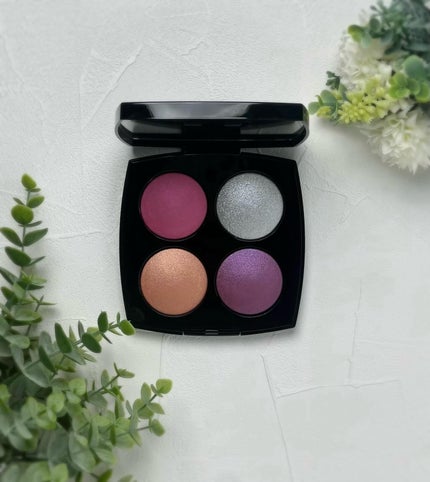 CHANEL エンチャンテッド ナイトのクチコミ「デカパレってことで二の足踏んでる人へ…大きさはすぐ慣れます🖐️悩む理由が大きさならすぐ買ってく.....」(2枚目)