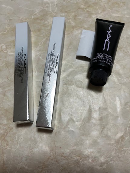 パウダー キス ベルベット ブラー スリム リップスティック メリー チェリー/M・A・C/口紅の画像