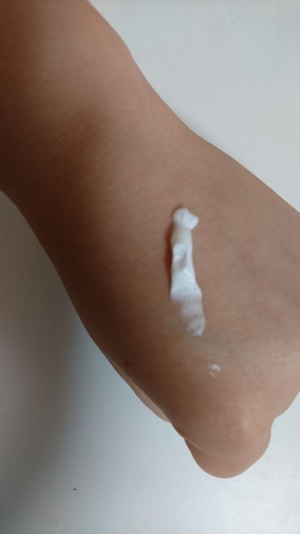 オハナ・マハロ フレグランス ハンドクリーム  ハリーア ノヘア/OHANA MAHAALO/ハンドクリームを使ったクチコミ(2枚目)