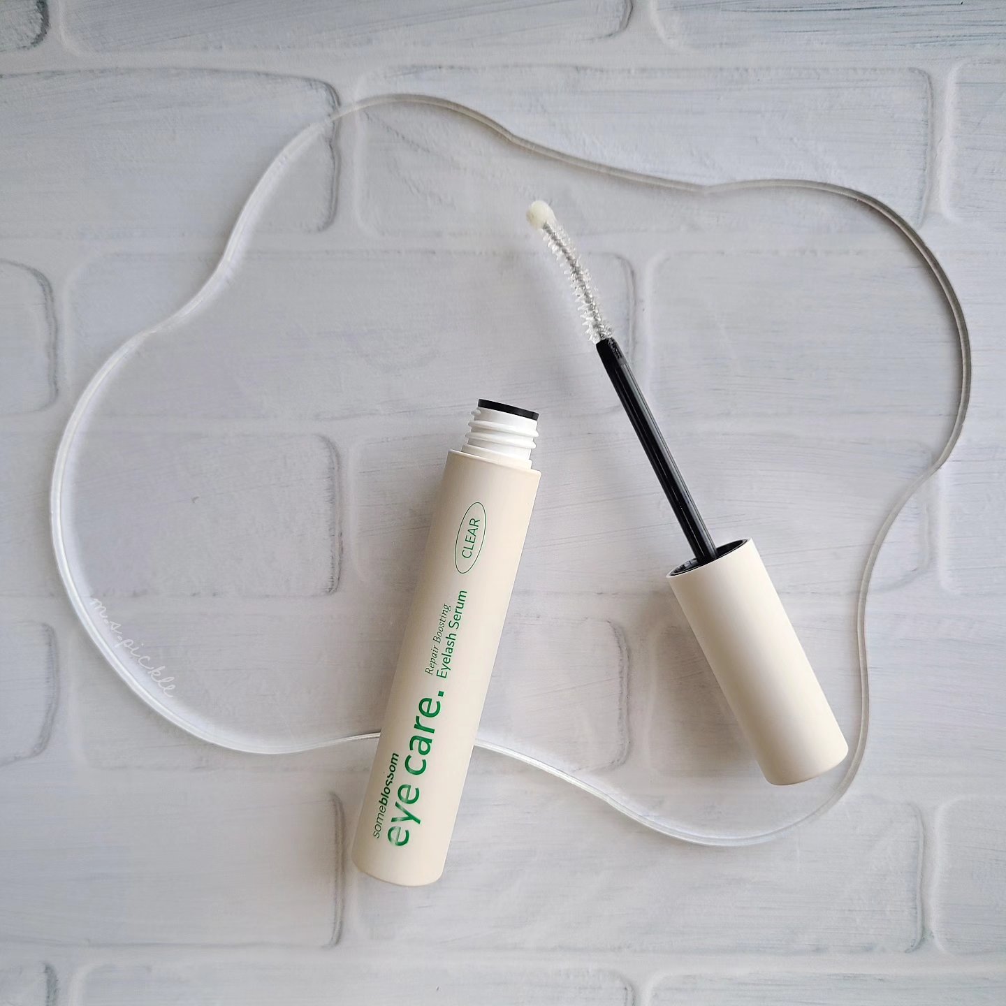 someblossom ロングブラックインセイティブアイラッシュセラムのクチコミ「someblossom様よりご提供いただきました💛

【まつげ美容液セット】
日中に使用するブ.....」（2枚目）