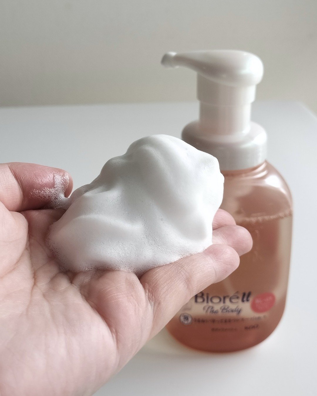 ビオレu ザ ボディ 泡タイプ モイスチャースムース 本体 540ml/ビオレu/ボディソープを使ったクチコミ（3枚目）