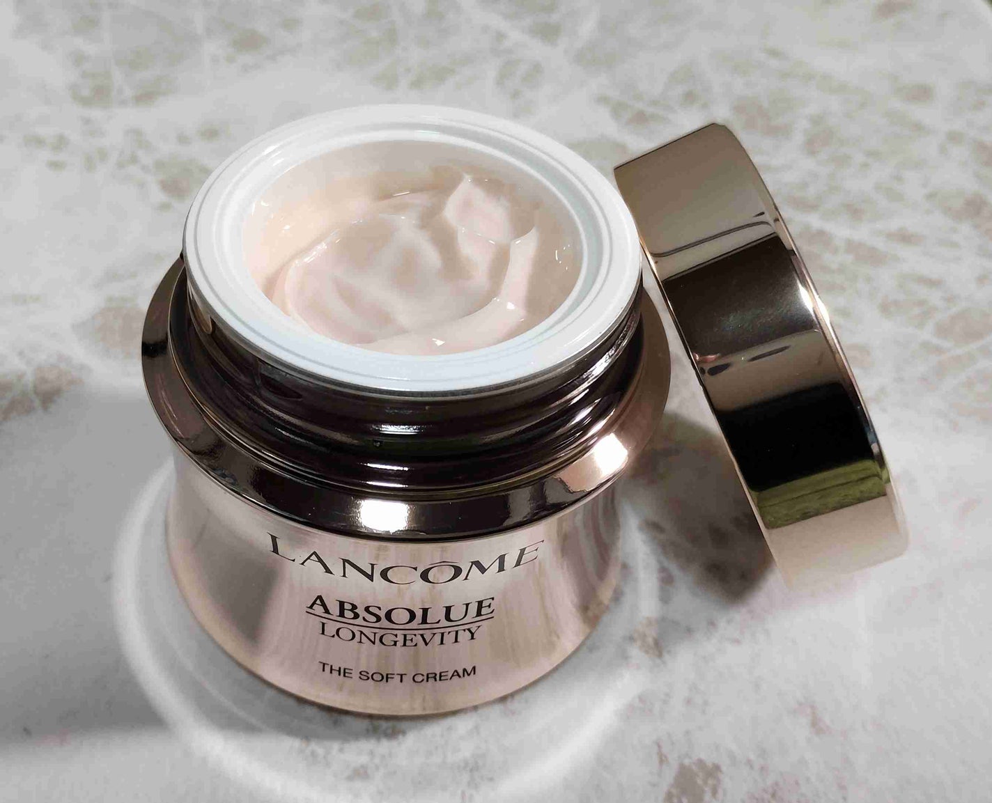 アプソリュ ザ ソフトクリーム/LANCOME/フェイスクリームを使ったクチコミ(2枚目)