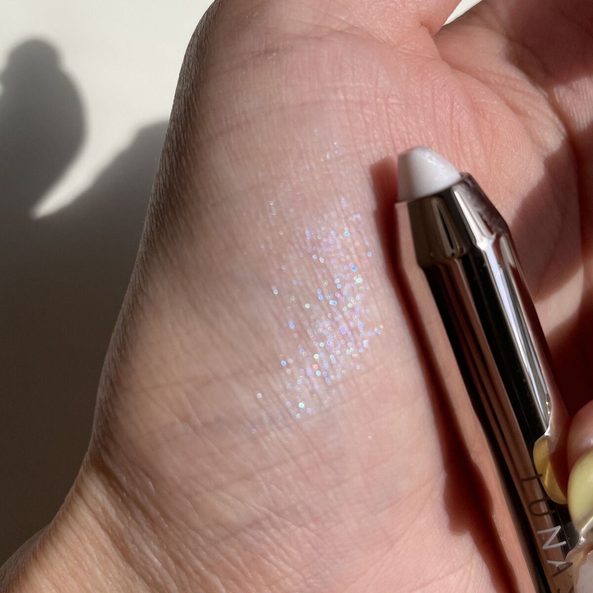 イルミネイティング アイペンシル EX01 Mirage Aura/LUNASOL/スティックアイシャドウを使ったクチコミ（3枚目）