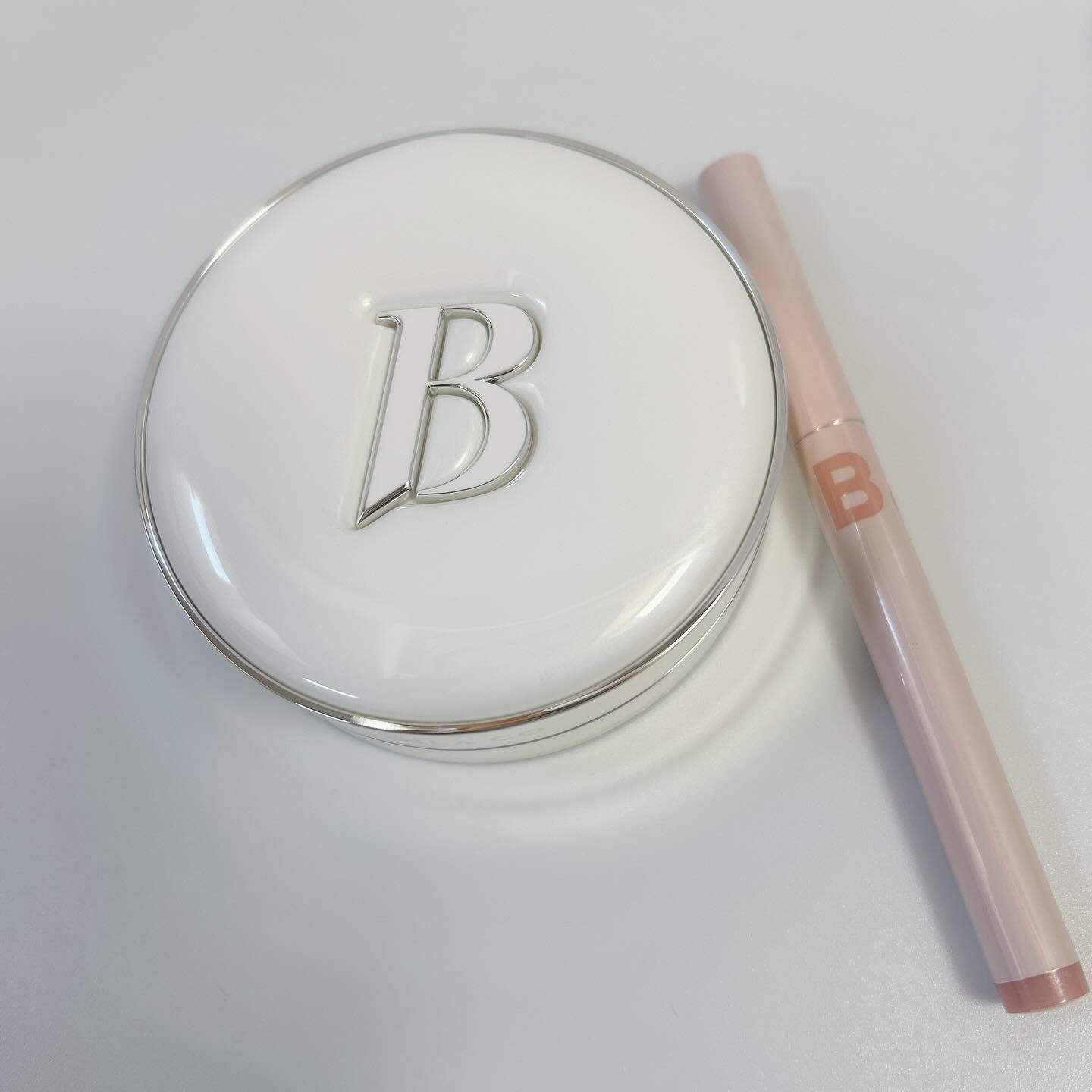 ムードオンアイカラースティック/BANILA CO/スティックアイシャドウを使ったクチコミ（2枚目）