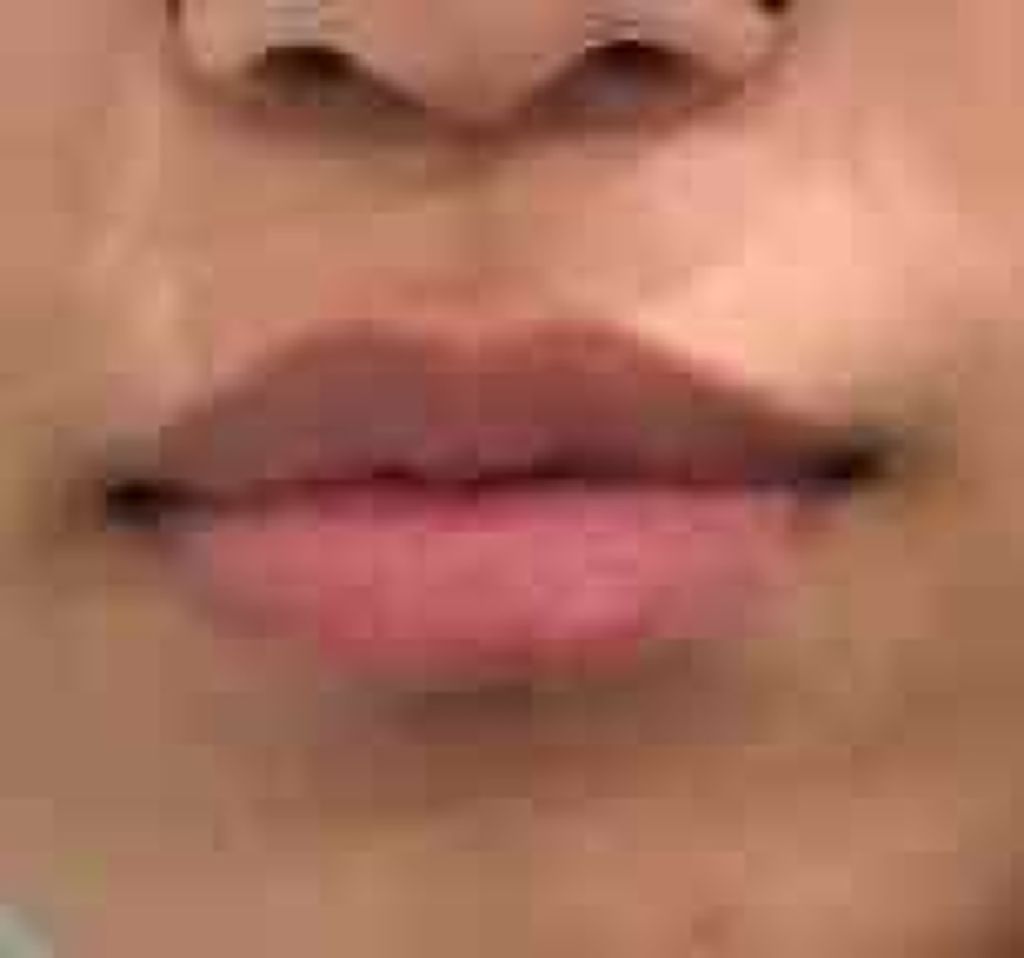 桃葉 on LIPS 「#みんなに質問唇の血色があまり良くないので、イエローベースに似..」(2枚目)