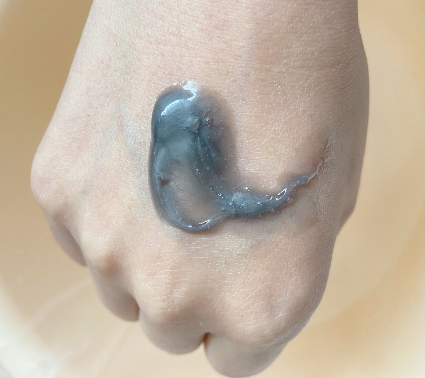 min on LIPS 「ダヴ吸着毛穴ケア洗顔ジェル 150ml毛穴の開きが気になる私。..」(4枚目)