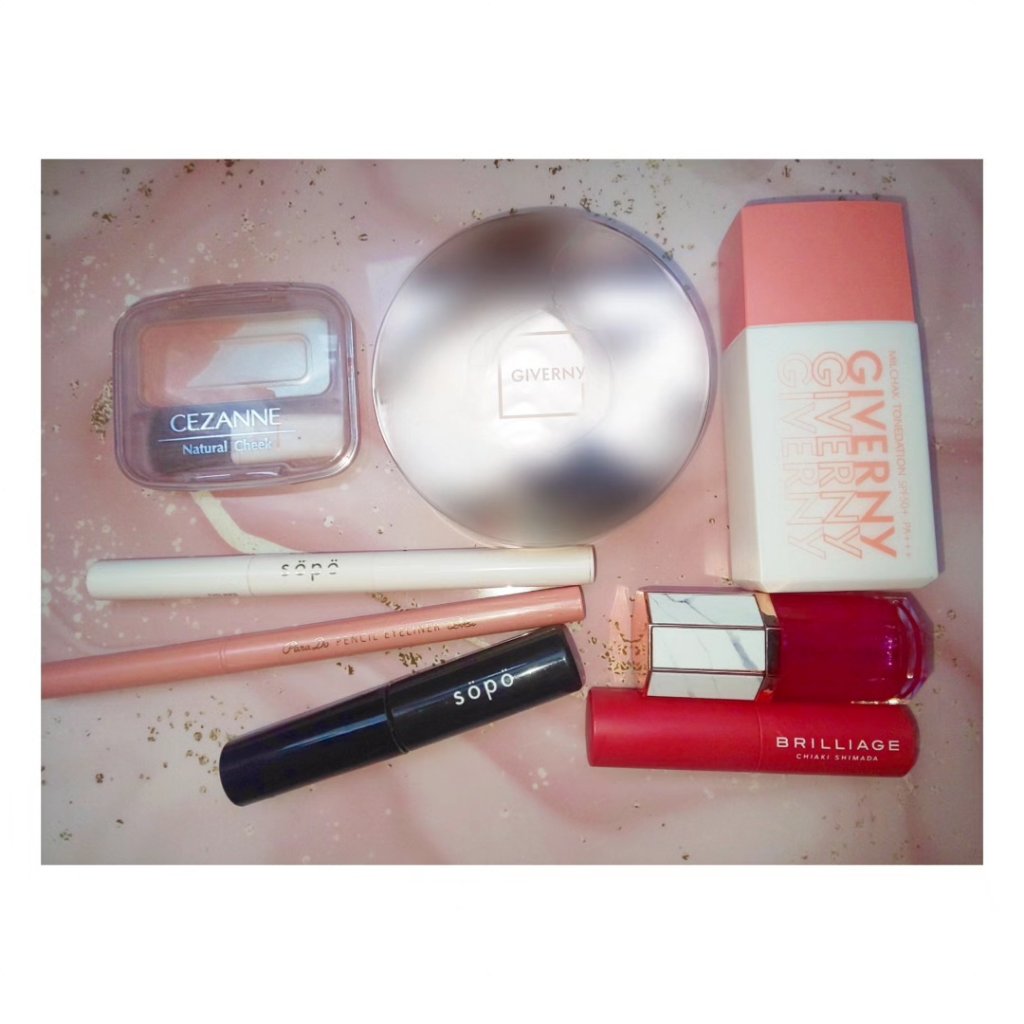 パラダイスオーロラシャインリップトリートメント/DEAR DAHLIA/リップグロスを使ったクチコミ（2枚目）