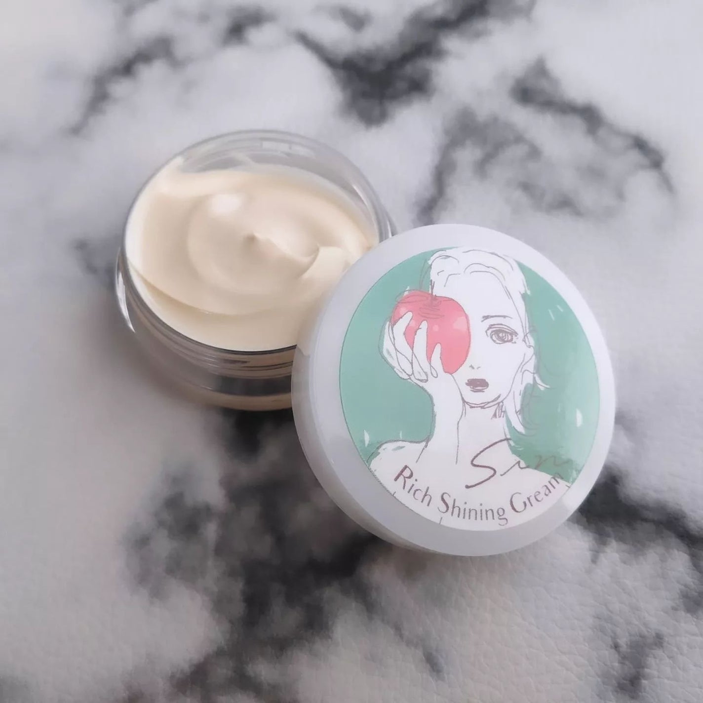 リッチシャイニングクリーム/Sin. (サイン)/化粧下地を使ったクチコミ(2枚目)