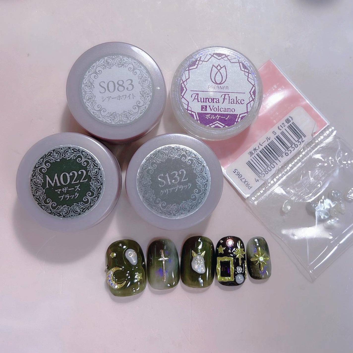 なかやまちえこ on LIPS 「パールのおばけ👻365日ネイル268日め⠀⠀#nail#nai..」(3枚目)