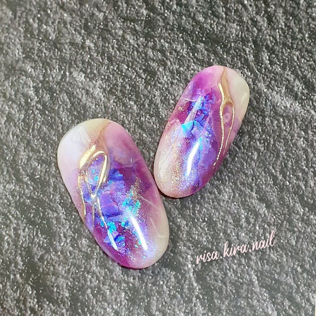 r.kira.nail on LIPS 「ちょっと工程多めだけど、透け感や不思議な光り方が宝石みたいで良..」(1枚目)