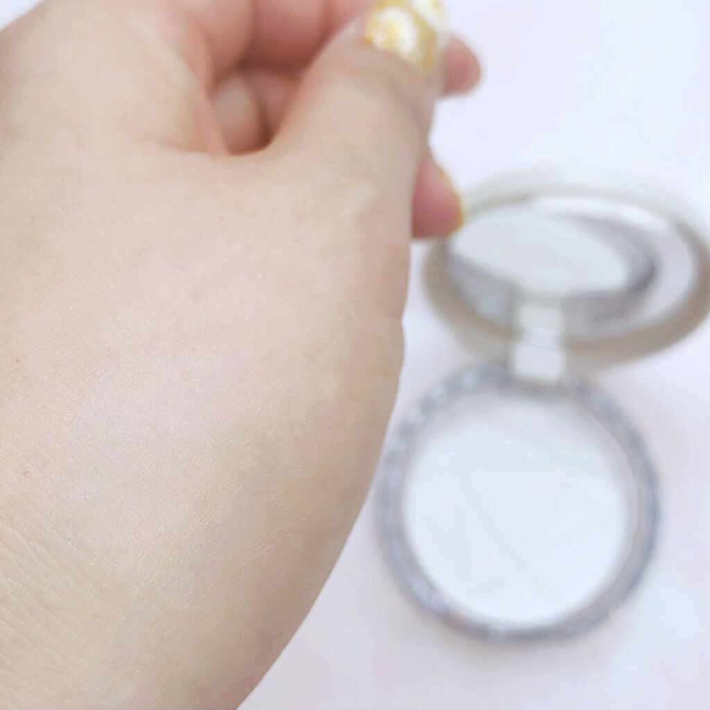 毛穴レスパウダー/CEZANNE/プレストパウダーを使ったクチコミ(4枚目)