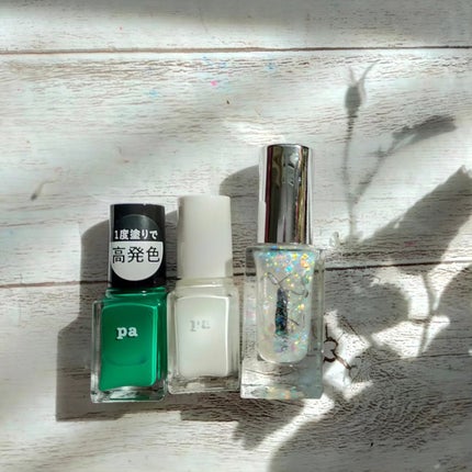 あちゃみん on LIPS 「新緑ネイル🌿私の推し色グリーンとホワイトの爽やかな組合せで、新..」(6枚目)