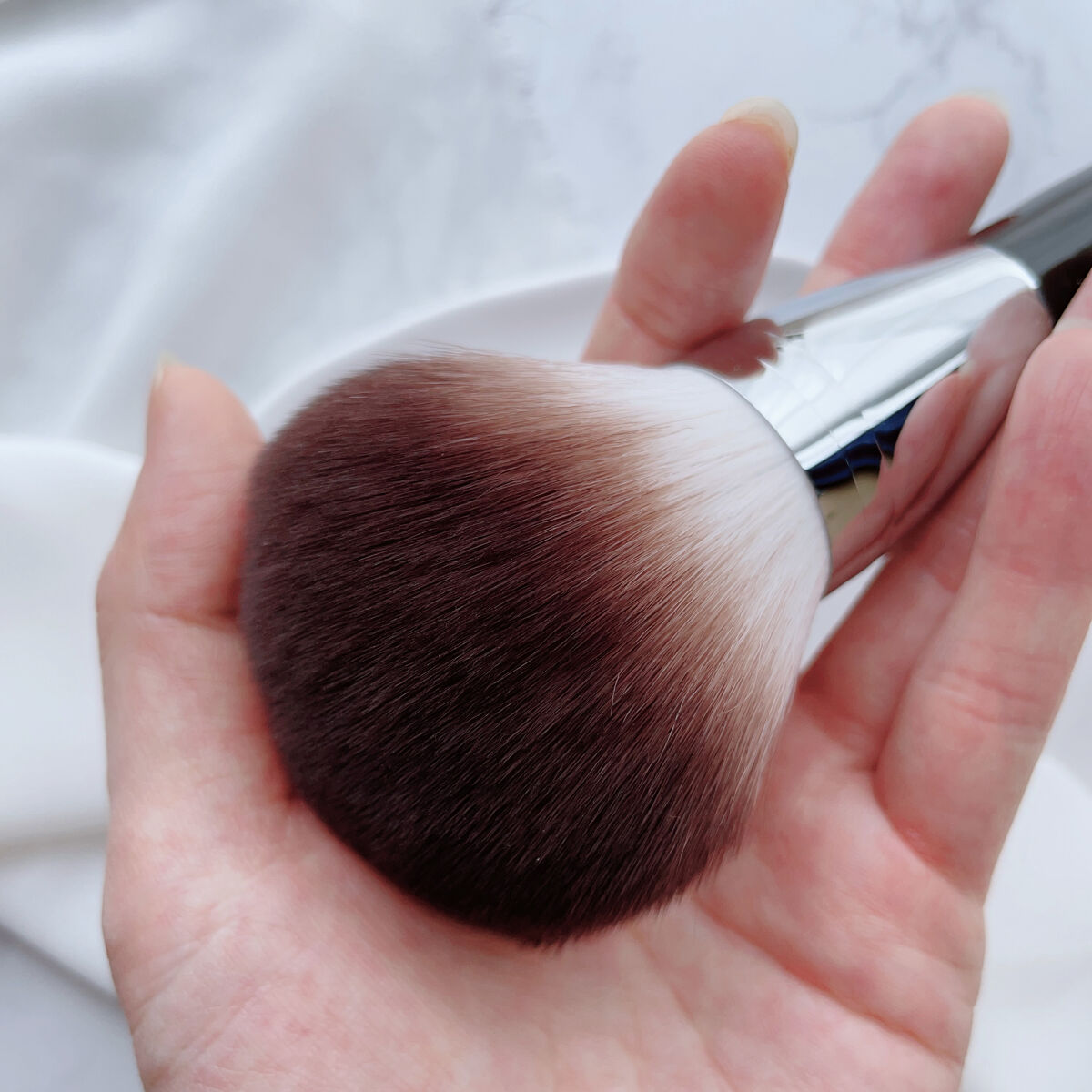 Sシルキーパウダーブラシ  (L)883/fillimilli/メイクブラシを使ったクチコミ（2枚目）