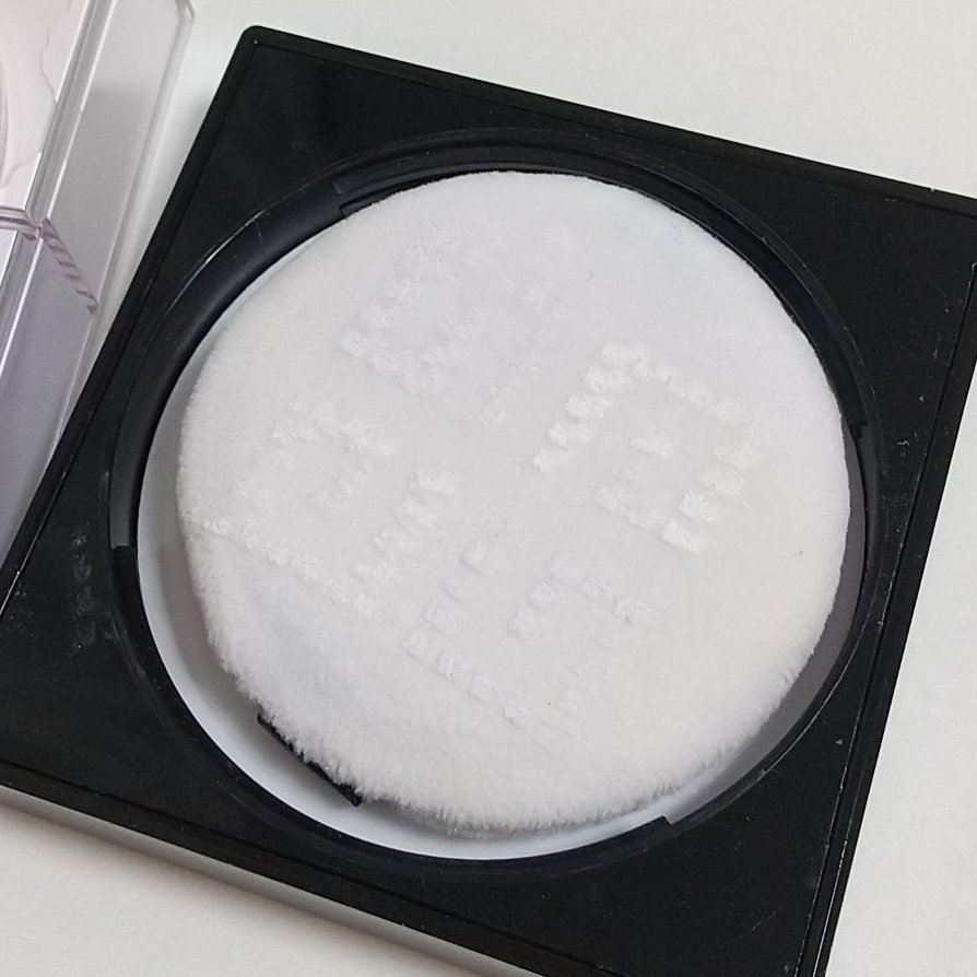 プリズム・リーブル/GIVENCHY/ルースパウダーを使ったクチコミ（3枚目）